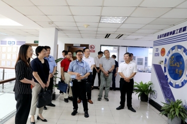 2020年7月14日，時(shí)任浙江省總工會(huì)黨組成員、副主席張衛(wèi)華一行蒞臨景興紙業(yè)調(diào)研推進(jìn)新時(shí)代產(chǎn)業(yè)工人隊(duì)伍建設(shè)改革工作